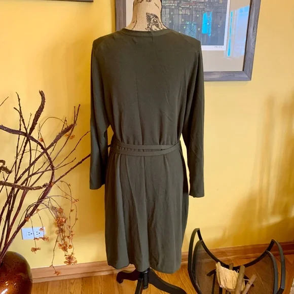 Bannana Republic wrap knit v-neck dress.  XL.  Dark Cypress Green - Picture 2 of 6